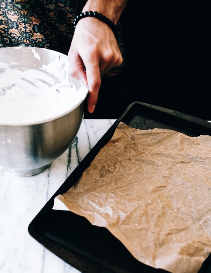 Strawberry Pavlova Recipe | sophisticatedgourmet.com