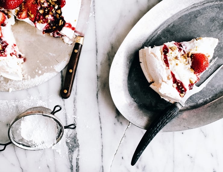 Strawberry Pavlova Recipe | sophisticatedgourmet.com