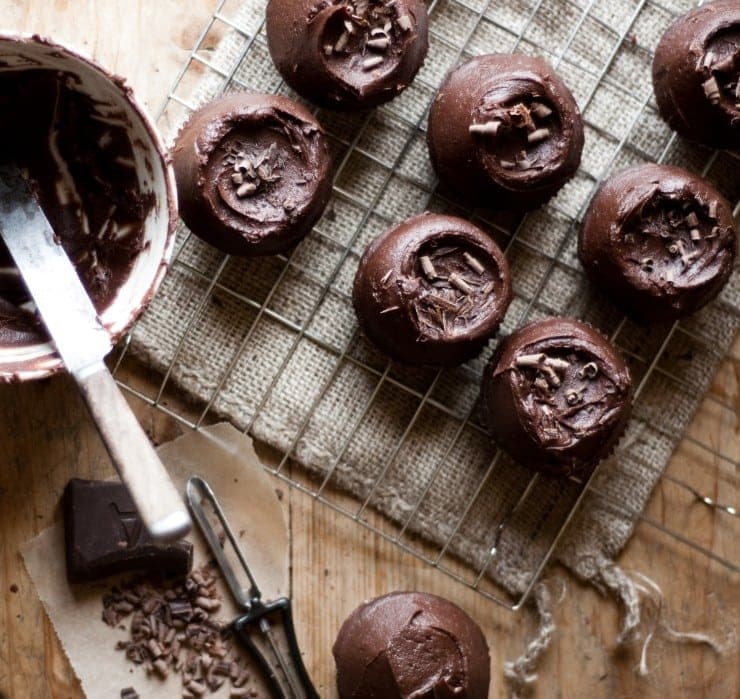Easy one-bowl moist chocolate cupcakes