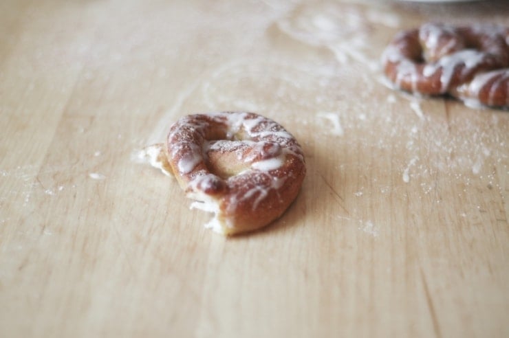 Cinnamon Sugar Soft Pretzels Recipe | sophisticatedgourmet.com
