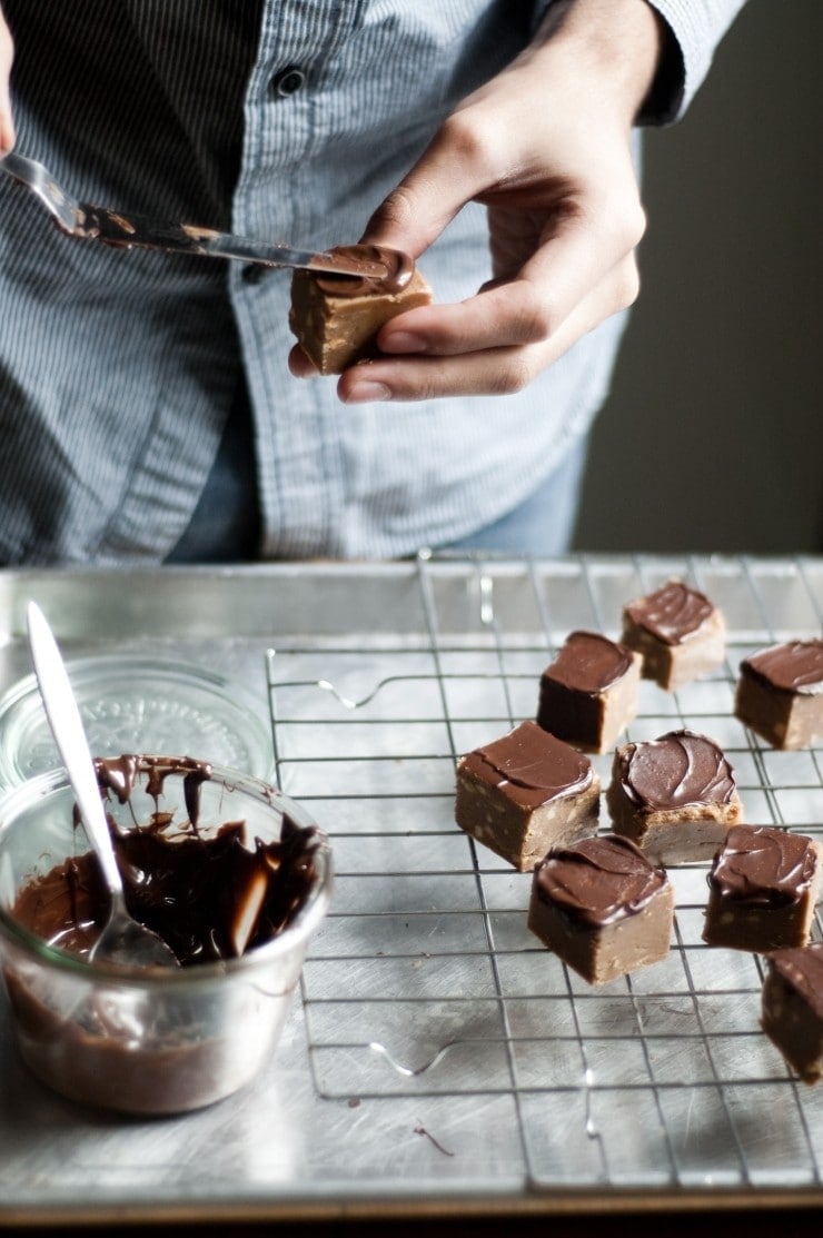 Easy Peanut Butter Fudge Recipe | sophisticatedgourmet.com