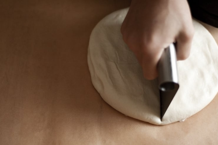 Cutting dough