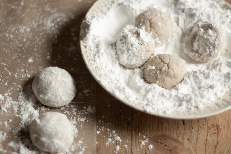 Mexican Wedding Cookies, Russian Tea Cakes, Polvorones- whatever you know them as, these delicate cookies are perfect for any occasion. | sophisticatedgourmet.com