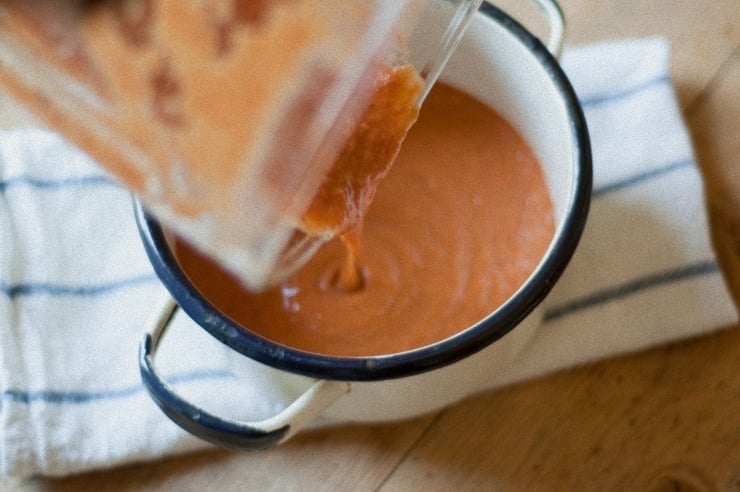 Blended roasted tomatoes for soup