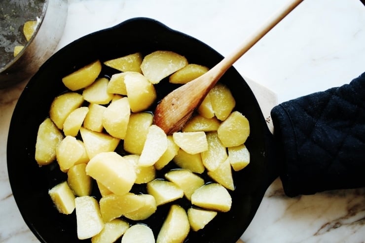 How to make crispy oven roasted potatoes