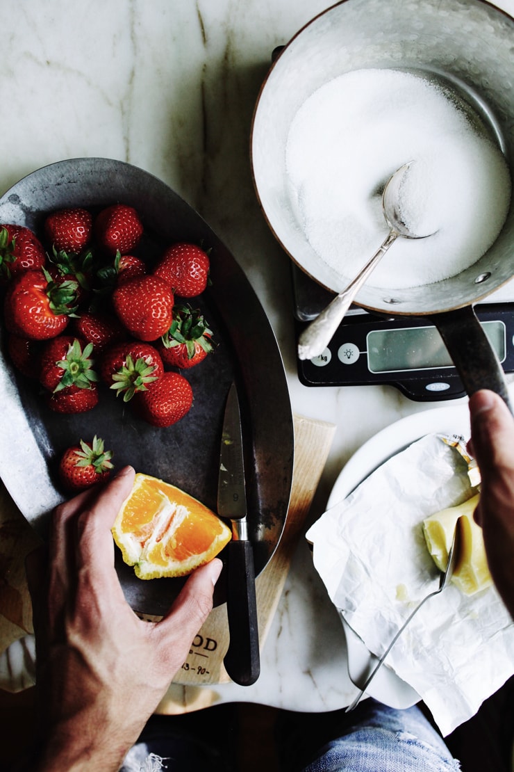 Measuring jam ingredients