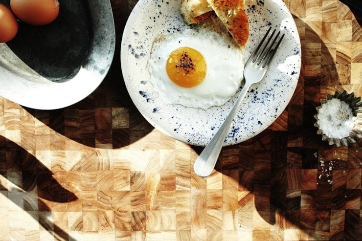 Sunny-side-up fried egg with toast