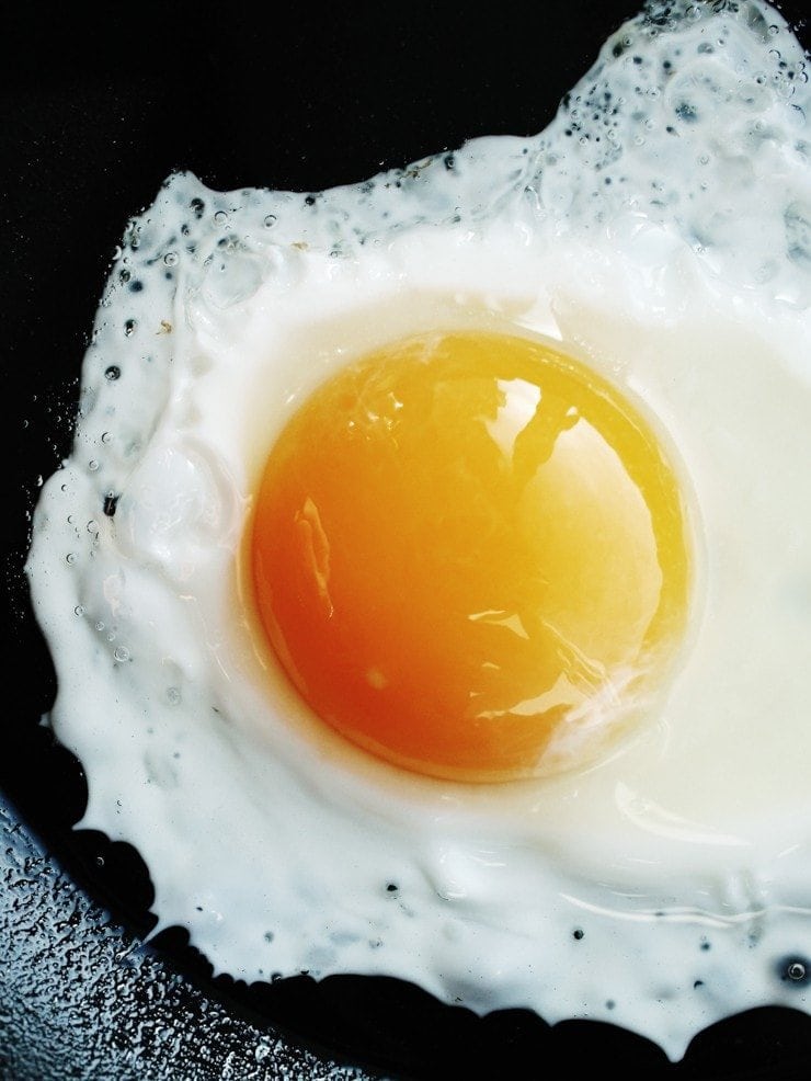 You Can Totally Cook Eggs In a Stainless Steel Pan